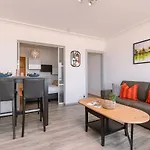 Huswell - Brand New Apartment With A View