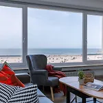 Huswell - Brand New Apartment With A View