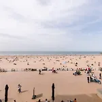 Huswell - Brand New Apartment With A View